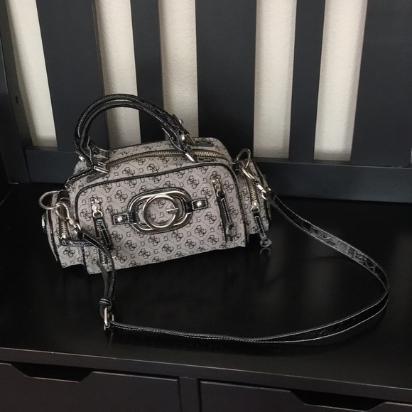 Guess Handbags - Guess Purse